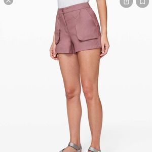 NWT Lululemon shorts.This Instant short 3.5.Size 8